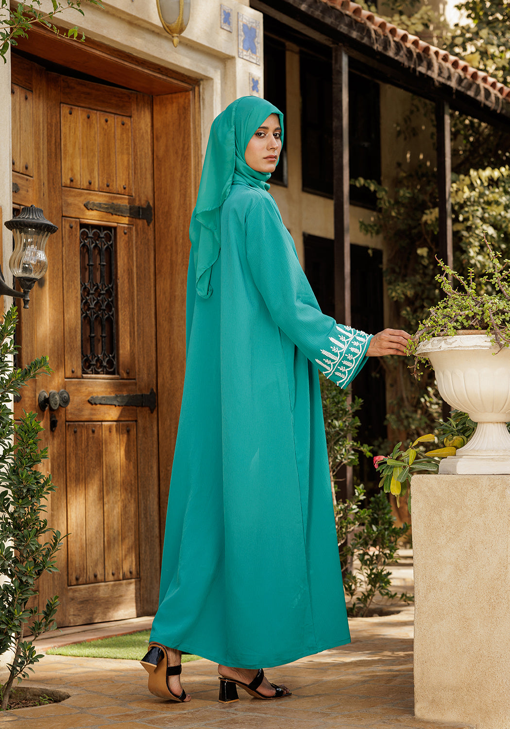 Sea Breeze Finesse Abaya - Signature