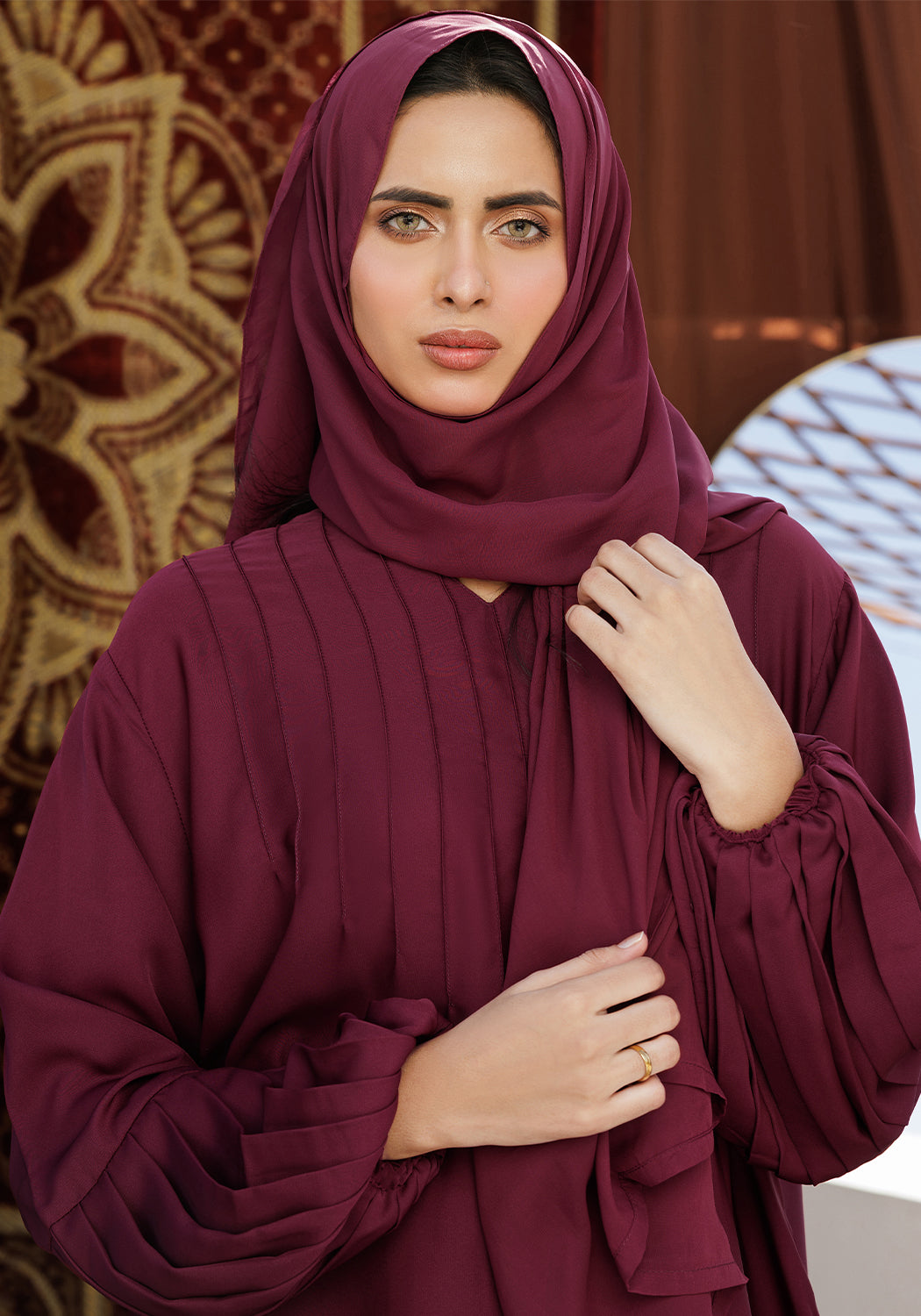 Maroon Summit ABAYA - Signature