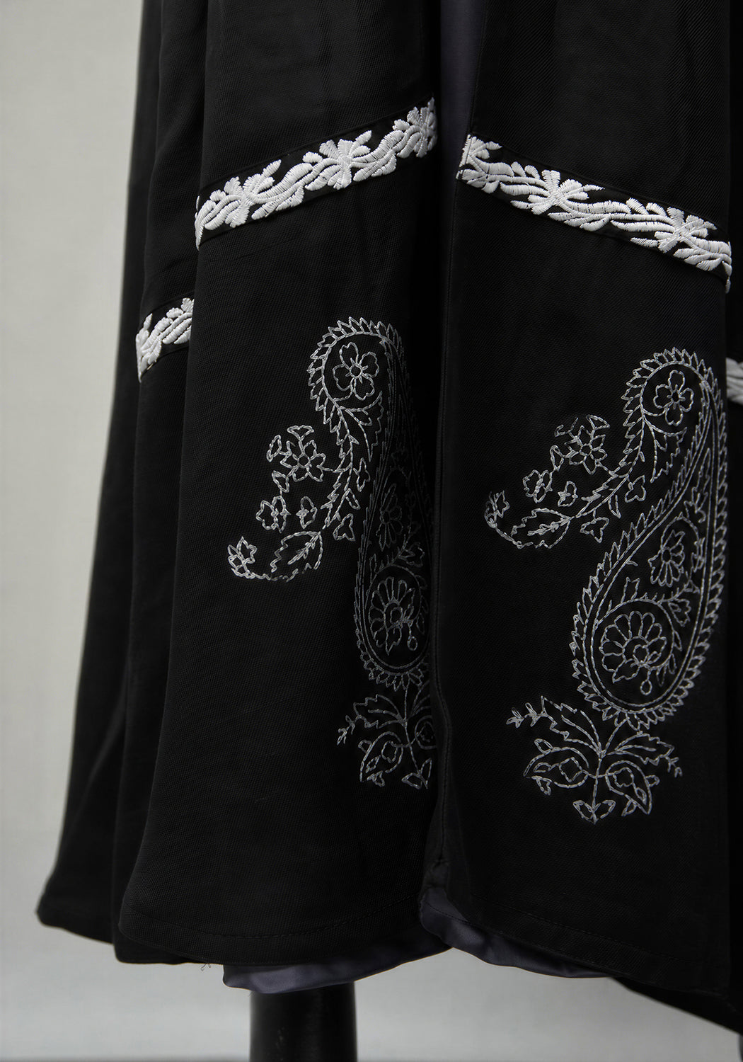 Black Paisley Block Print Abaya