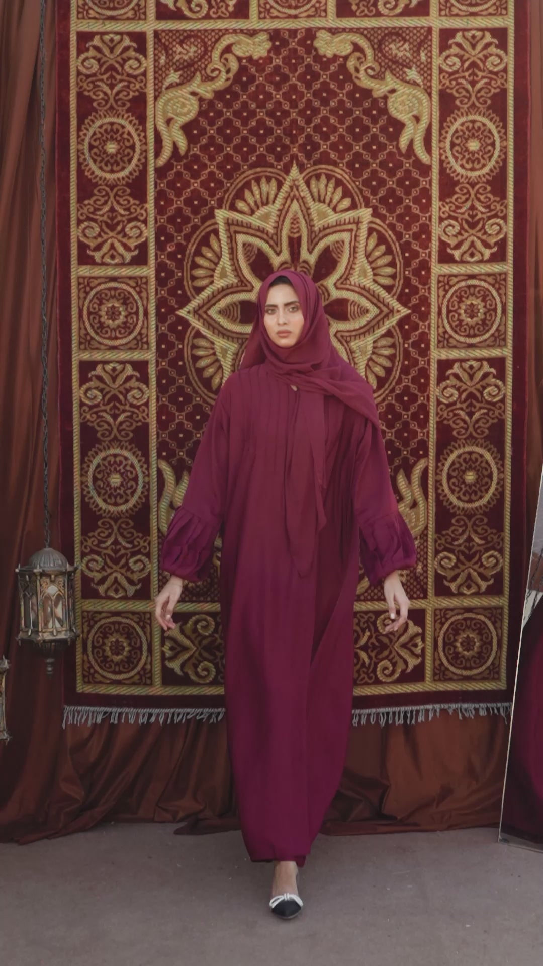 Maroon Summit ABAYA - Signature