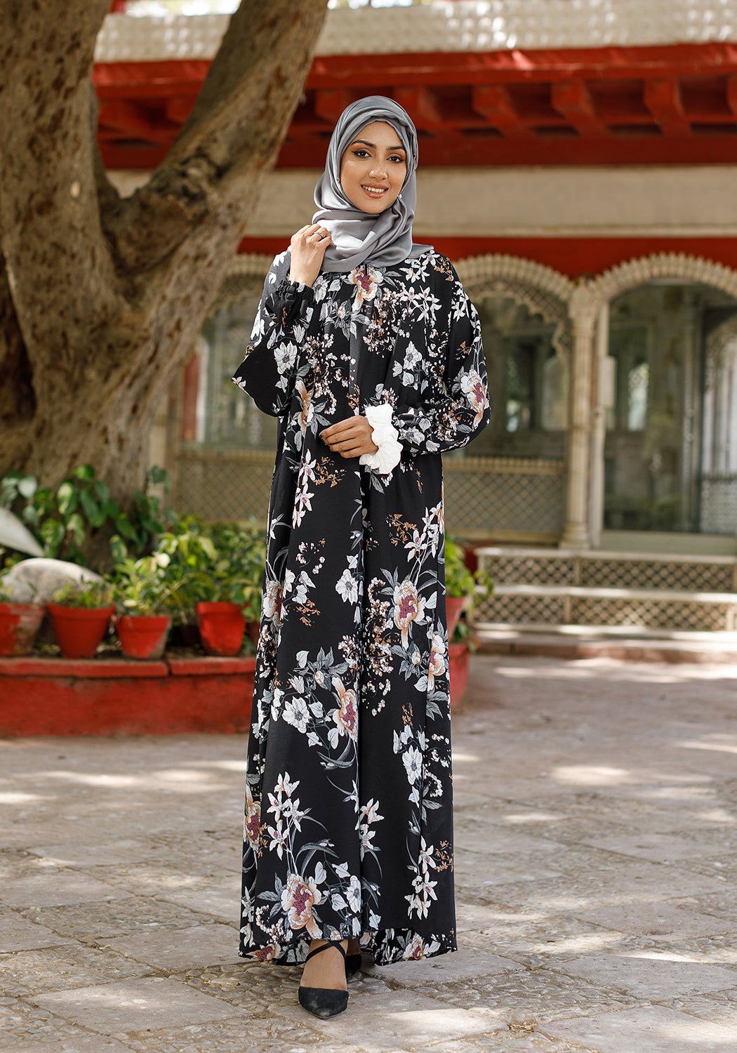 Floral Georgette Maxi Abaya (Black)