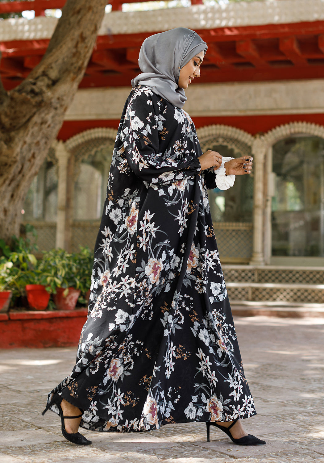 Floral Georgette Maxi Abaya (Black)
