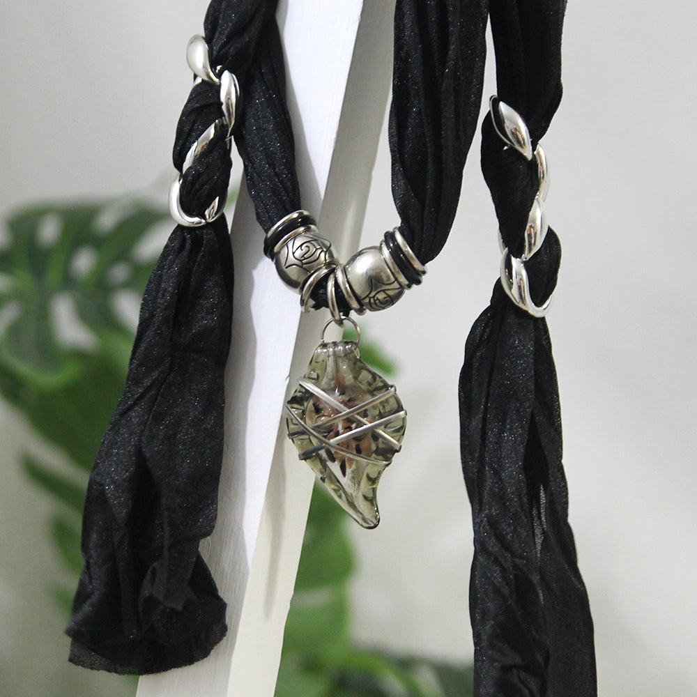 Black Pendant Necklace Hijab